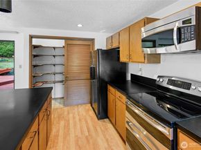 13392 Hidden Cove Lane NE, Bainbridge Island WA 98370