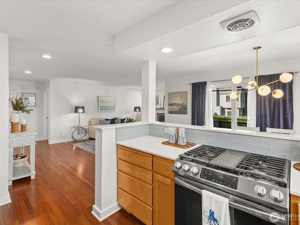 8383 31st Avenue NW, Seattle WA 98117