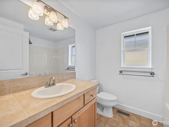 2670 SW Sylvan Heights Drive, Seattle WA 98106