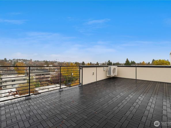 6538 D Latona Avenue NE, Seattle WA 98115