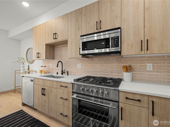 6538 D Latona Avenue NE, Seattle WA 98115