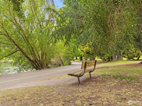 6538 D Latona Avenue NE, Seattle WA 98115