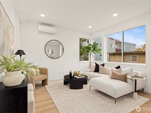 6538 D Latona Avenue NE, Seattle WA 98115