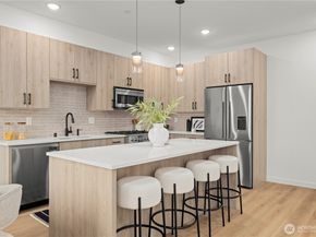 6538 D Latona Avenue NE, Seattle WA 98115