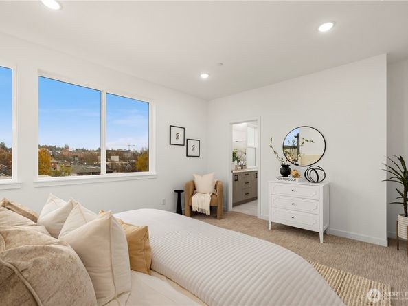 6538 D Latona Avenue NE, Seattle WA 98115