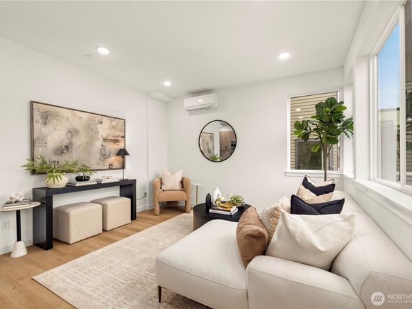 6538 D Latona Avenue NE, Seattle WA 98115