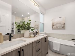 6538 D Latona Avenue NE, Seattle WA 98115