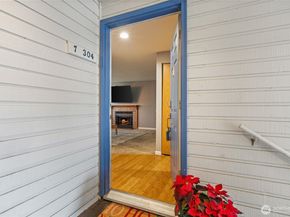 20156 Vikings Crest NE 7304, Poulsbo WA 98370