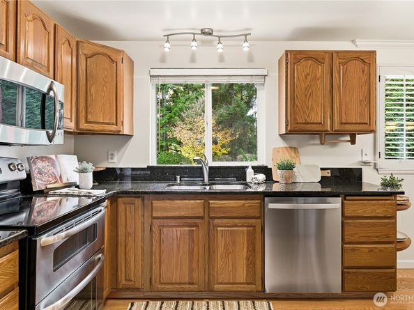 7424 141st Avenue NE, Redmond WA 98052