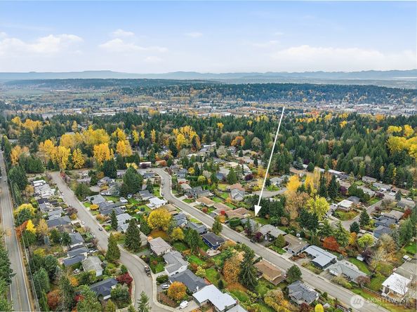 7424 141st Avenue NE, Redmond WA 98052