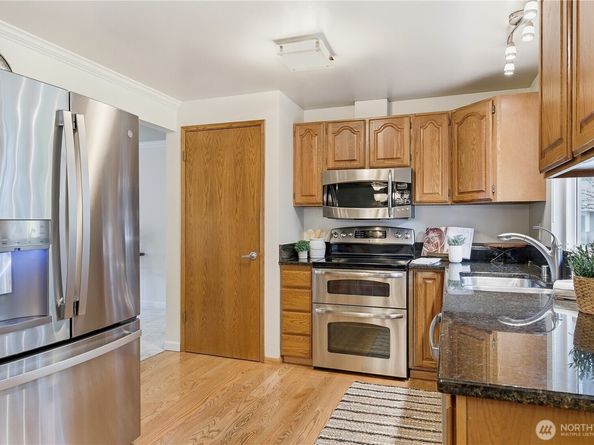 7424 141st Avenue NE, Redmond WA 98052