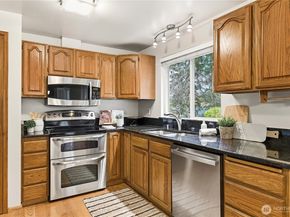 7424 141st Avenue NE, Redmond WA 98052