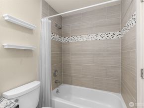 21937 7th Avenue S 213, Des Moines WA 98198