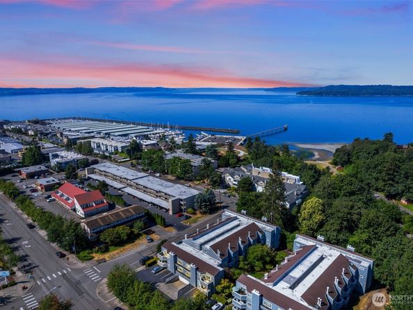 21937 7th Avenue S 213, Des Moines WA 98198