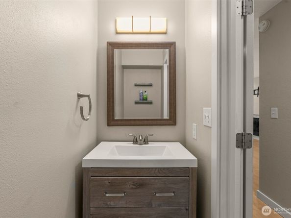 21937 7th Avenue S 213, Des Moines WA 98198