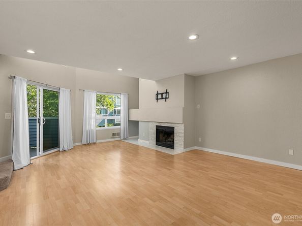 21937 7th Avenue S 213, Des Moines WA 98198