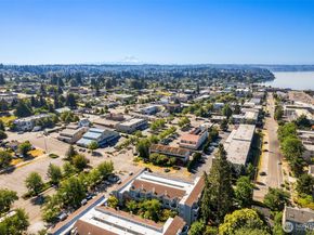 21937 7th Avenue S 213, Des Moines WA 98198