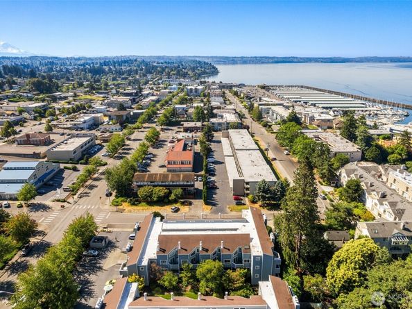 21937 7th Avenue S 213, Des Moines WA 98198