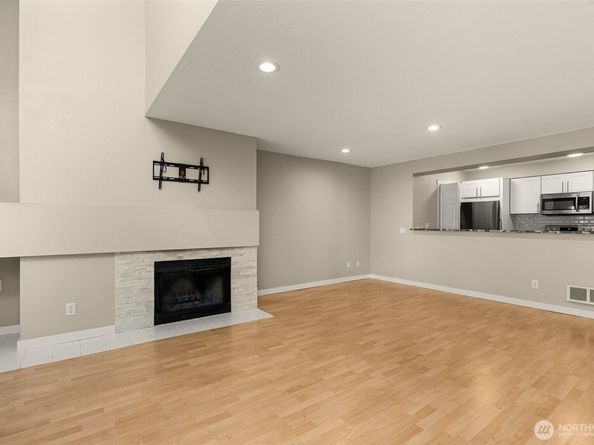 21937 7th Avenue S 213, Des Moines WA 98198