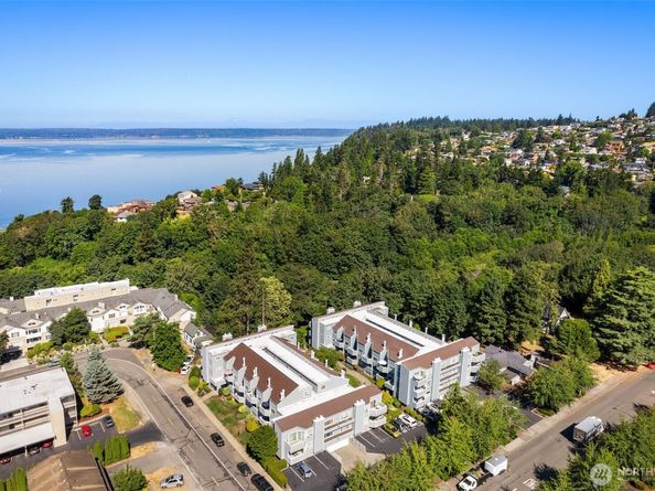 21937 7th Avenue S 213, Des Moines WA 98198