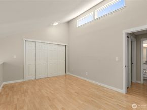 21937 7th Avenue S 213, Des Moines WA 98198