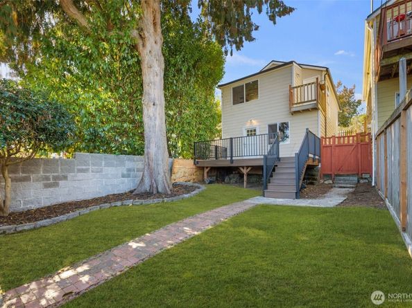 4446 39th Avenue SW, Seattle WA 98116