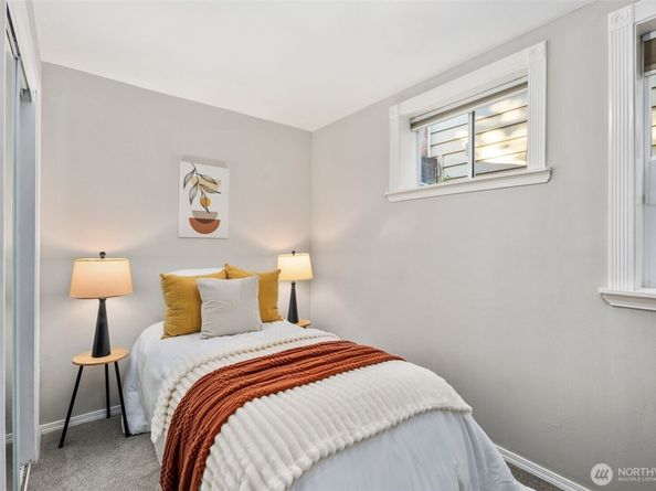 4446 39th Avenue SW, Seattle WA 98116