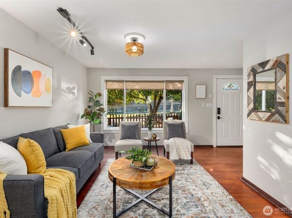 4446 39th Avenue SW, Seattle WA 98116