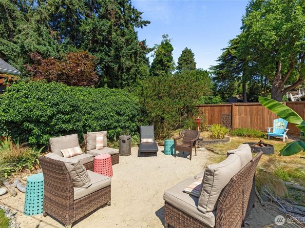 16267 16th Avenue SW, Burien WA 98166