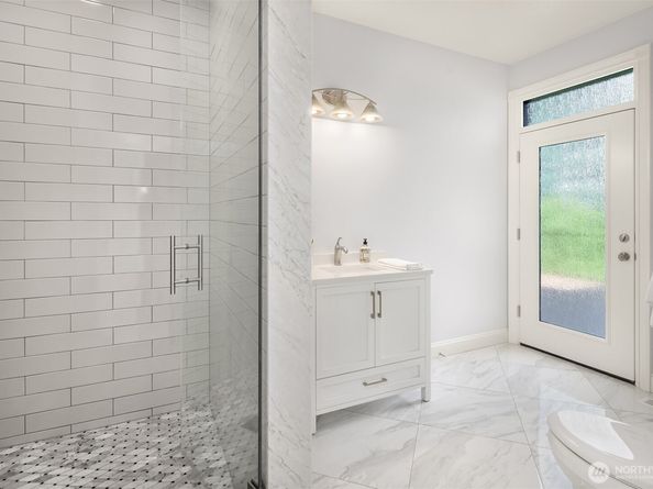 6230 Fairway Place SE, Snoqualmie WA 98065