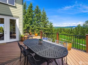 6230 Fairway Place SE, Snoqualmie WA 98065