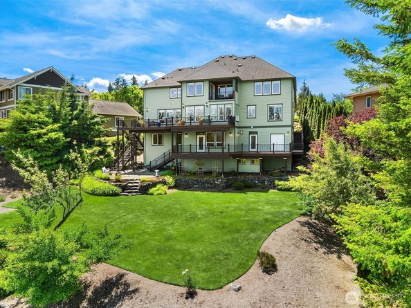 6230 Fairway Place SE, Snoqualmie WA 98065