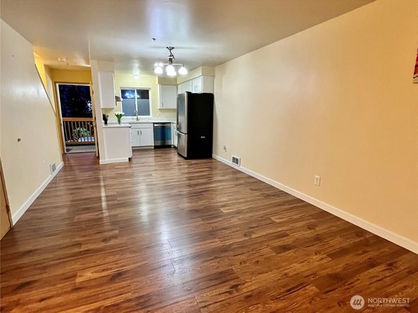 1129 W Casino Road 5, Everett WA 98204