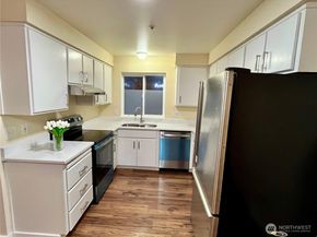 1129 W Casino Road 5, Everett WA 98204