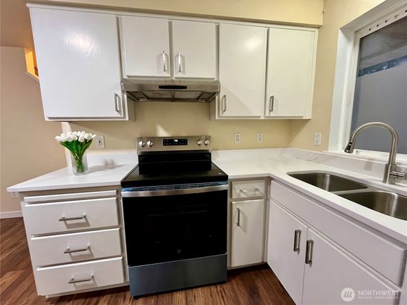 1129 W Casino Road 5, Everett WA 98204