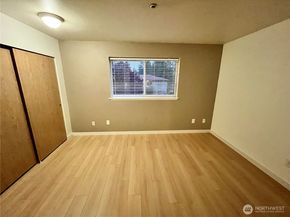 1129 W Casino Road 5, Everett WA 98204