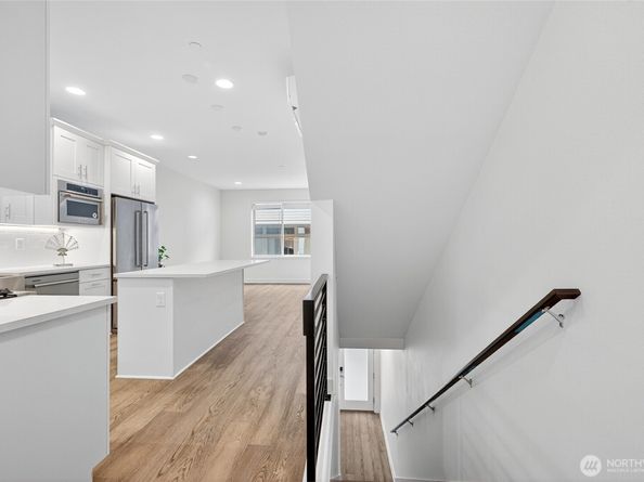 11521 117th Lane NE 2, Kirkland WA 98033