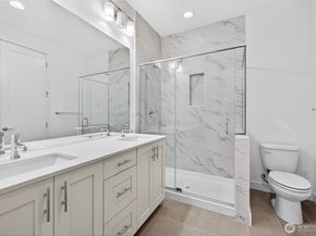 11521 117th Lane NE 2, Kirkland WA 98033
