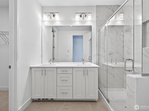 11521 117th Lane NE 2, Kirkland WA 98033