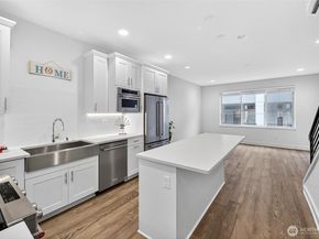 11521 117th Lane NE 2, Kirkland WA 98033