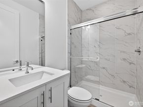 11521 117th Lane NE 2, Kirkland WA 98033