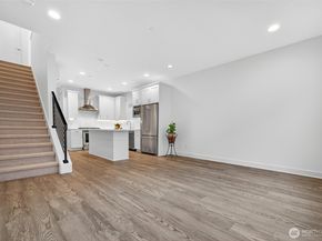 11521 117th Lane NE 2, Kirkland WA 98033