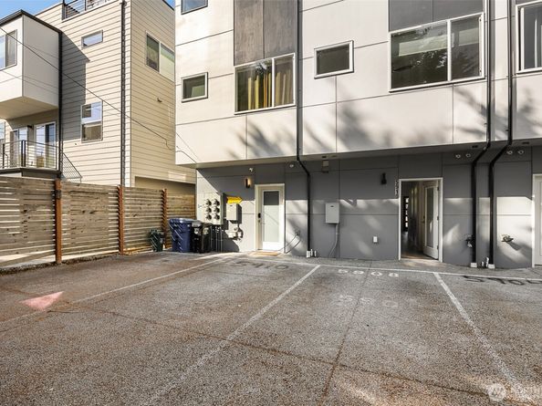5910 Fauntleroy Way SW, Seattle WA 98136