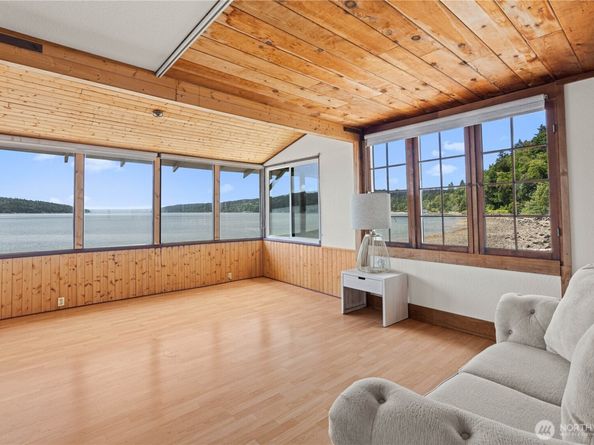 24186 Vashon Highway SW, Vashon WA 98070