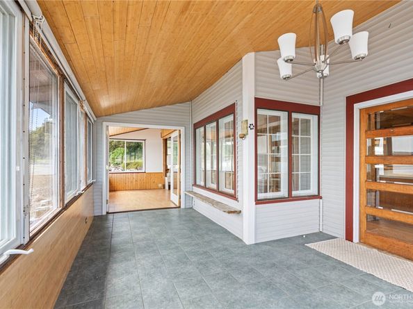24186 Vashon Highway SW, Vashon WA 98070