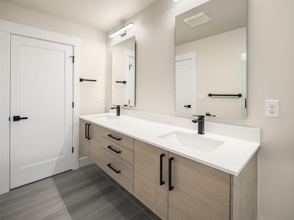 1319 14th Avenue S B, Seattle WA 98144
