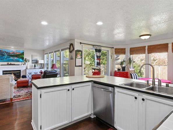 18201 154th Place SE, Renton WA 98058