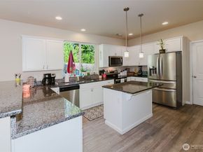 3707 SE Chesterton Drive, Port Orchard WA 98366