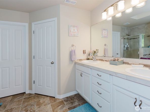 3707 SE Chesterton Drive, Port Orchard WA 98366