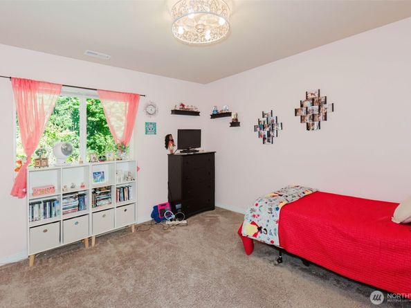 3707 SE Chesterton Drive, Port Orchard WA 98366